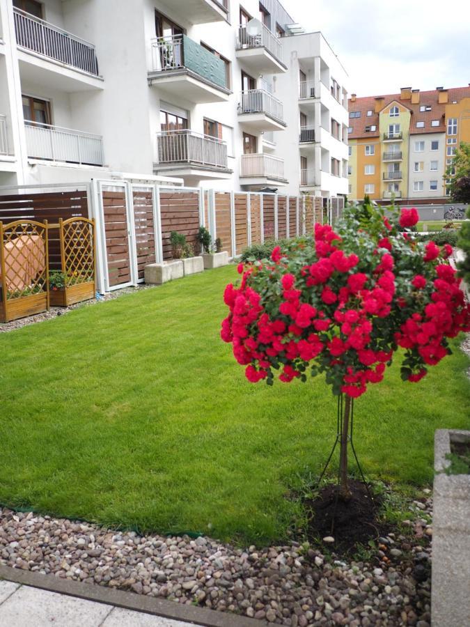 Swinoujscie Platan Patio 2- Berry Apartments المظهر الخارجي الصورة