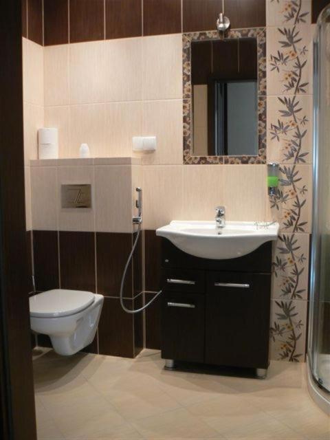 Swinoujscie Platan Patio 2- Berry Apartments المظهر الخارجي الصورة