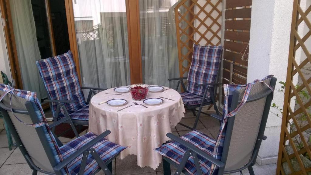 Swinoujscie Platan Patio 2- Berry Apartments المظهر الخارجي الصورة